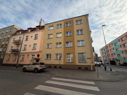 Mieszkanie o pow. 78.80m2, parter, do remontu, ul. Fabryczna