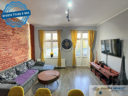 Klimatyczne mieszkanie w sercu miasta, 2 piętro.