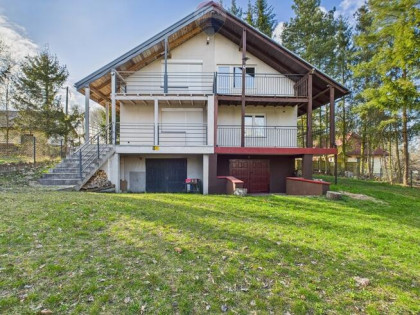 Dom do aranżacji nad jeziorem