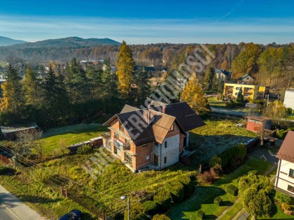 Budynek mieszkalno-usługowy przy DK 28 w Białce