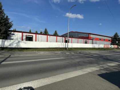 Halę i budynek magazynowy, biura, działkę ogrodzoną w TSSE