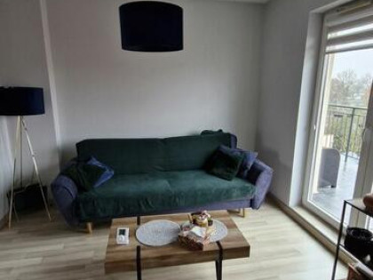 Przestronne mieszkanie z dużym balkonem, miejscem garażowym