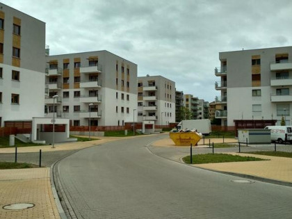 Miejsce postojowe + kom lokatorska -Poznań ul Byka