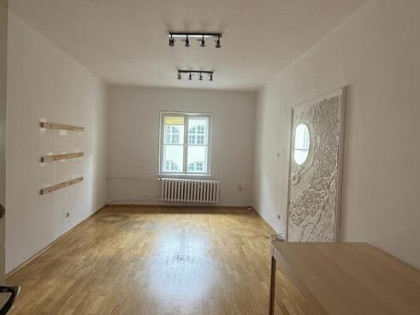 Do wynajęcia lokal w Rynku Głównym 22,46m2