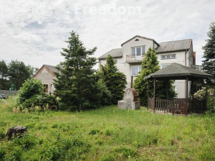 Wolnostojący dom, widok na Tężnie, duża działka.