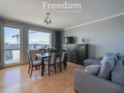 3 pokojowe mieszkanie w centrum z windą i balkonem