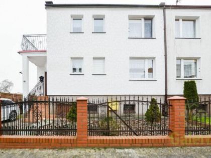 Pyrzyce, bliźniak w cichej i spokojnej okolicy.