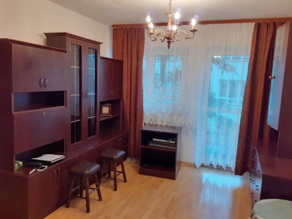 2 POKOJE ROZKŁADOWE Z WIDNĄ KUCHNIĄ I BALKONEM