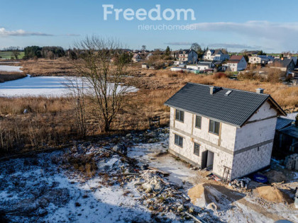 Dom dla rodziny w stanie deweloperskim