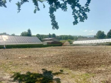 Działka budowlana 13,33 ara w atrakcyjnej lokalizacji