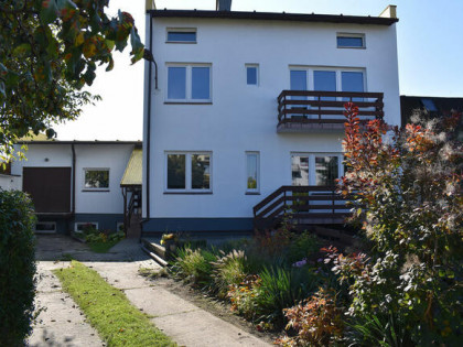 Dom + Hala Dwurodzinny lub pod działalność