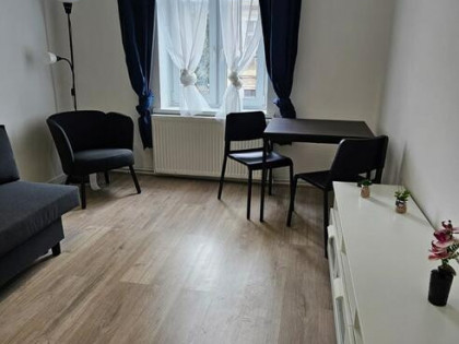 Do wynajęcia duża kawalerka, Niepodległości 277