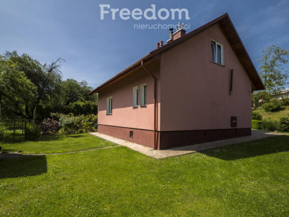 Duża działka 31a z domem i zabudowaniami–Pruchnik