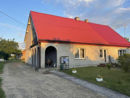 Sprzedam dom/ bliźniak wraz z działką