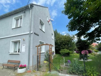 2 mieszkania+budynki gosp.+działka na sprzedaż