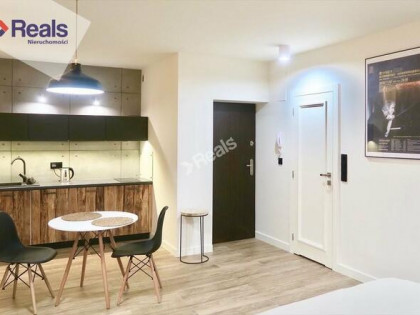 Atrakcyjne studio 30 m², Warszawa ul. Nowolipie