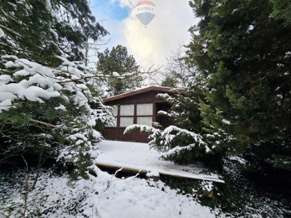 Na sprzedaż działka z domkiem blisko jeziora