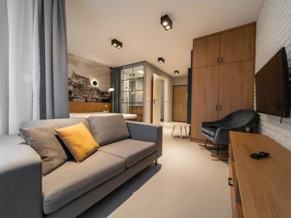 Kawalerka z balkonem, blisko st. metra- Wolska 45