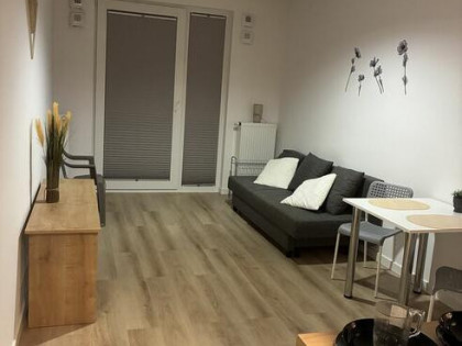 Wynajmę nowoczesną kawalerkę Ożarów Maz. 5 minut do PKP