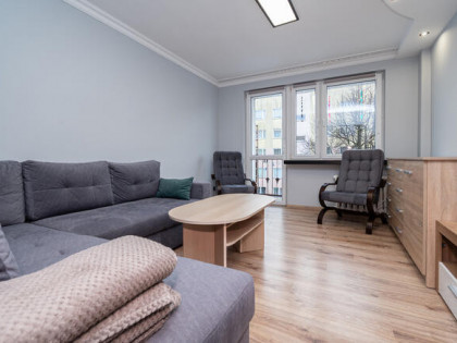 Mieszkanie trzypokojowe na 2 piętrze z balkonem