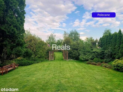 Wygodny dom w centrum Komorowa