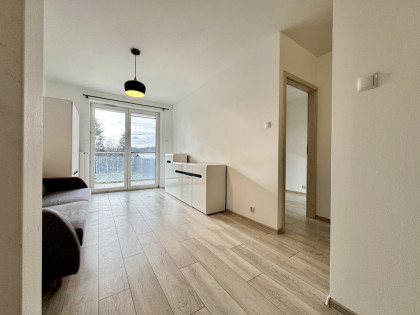 Blok z windą, balkon, komórka, parking