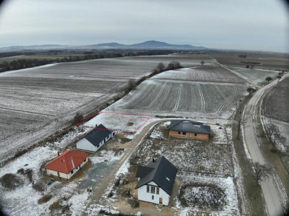 Działka budowlana – Tyniec nad Ślęzą, ul. Urocza – 1167 m²,