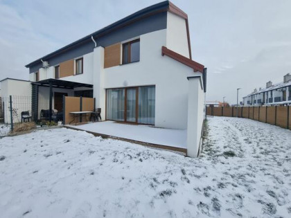 Komfortowa narożna szeregówka umeblowana, 2 mp, ogródek