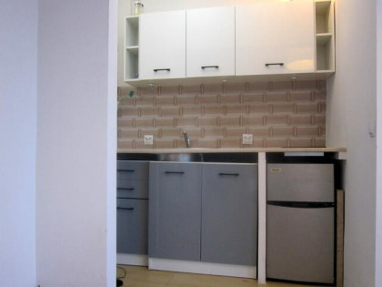 Kawalerka na inwestycje przy metrze !