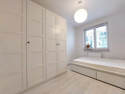 -> 2 pokoje/miejsce postojowe /Wynajem  ✅