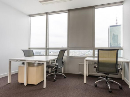 Wydajności zespołów pięcioosobowych.