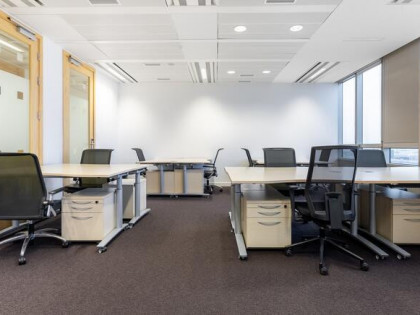 Coworkingowej w lokalizacji Regus Skylight