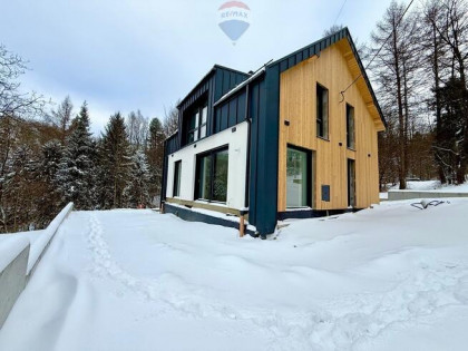 Nowoczesny dom w stylu „stodoła” w Straconce