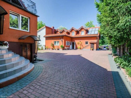 Dom z pensjonatem! NOWA CENA!