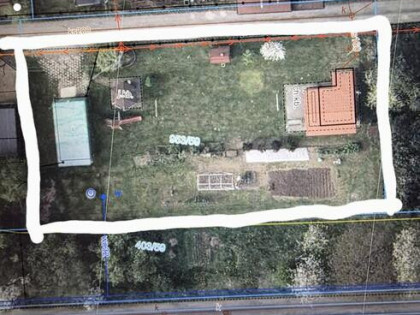 Działka budowlana z domkiem całoroczny i podłączonym mediami