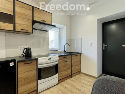 Przestronna kawalerka po generalnym remoncie