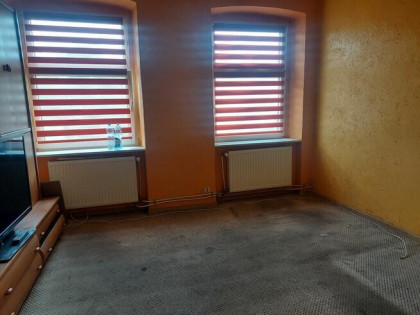 2 pokoje do odświeżenia z ogrzewaniem w Śródmieściu