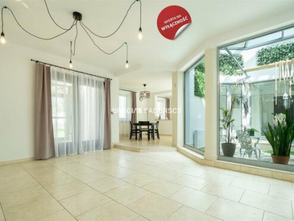 Dom Kraków Swoszowice, Swoszowice, Wyrwa