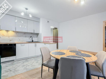 Nowe, komórka, garaż, komunikacja miejsca ENG