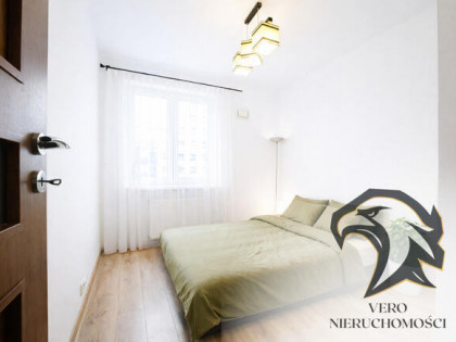 Balkonowa Oaza – 2 pokoje pełne słońca!