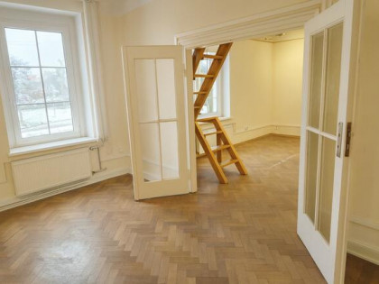 Połowa willi miejskiej - biuro lub mieszkanie!