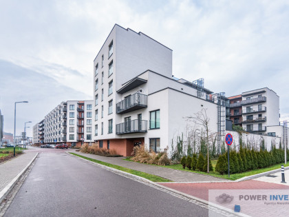 Lokal do adaptacji, wysokość pomieszczeń 3.2m