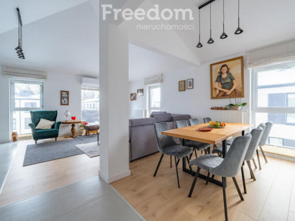 Komfortowe  mieszkanie z 2 miejscami postojowymi