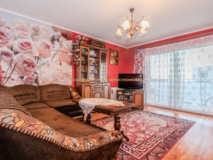 3 pokoje z otwartą kuchnią wśród handlu i usług!