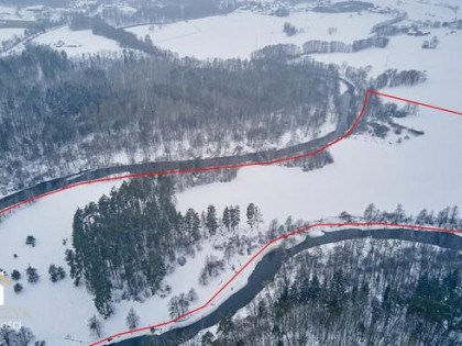 Urokliwa działka rolna z linią brzegową Łyny