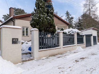 DWA DOMY Z WIELKIM POTENCJAŁEM W UROKLIWYM OTWOCKU