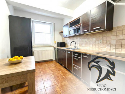 Twoja Tajna Baza z Ogródkiem.