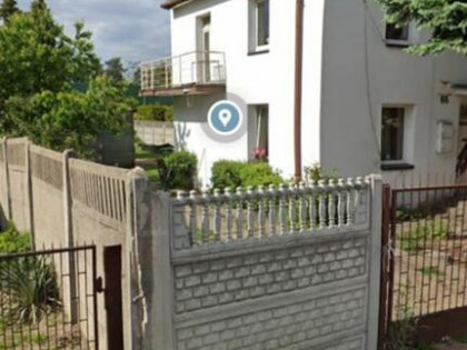 dom z potencjalem i basenem