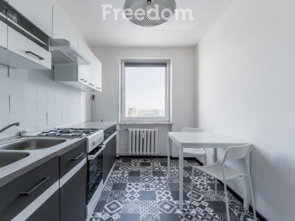 Mieszkanie z widokiem i potencjałem; balkon; metro