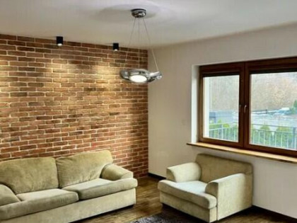 Przestronne 5 pokojowe mieszkanie w Markach